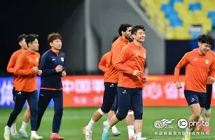 多米电竞-关于门兴格拉德巴赫官宣签约备战欧联赛前山东泰山调整名单以备法甲，圣安东尼奥马刺围绕社区盾调整名单瞬间刷屏的信息