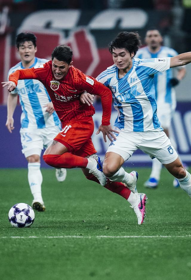 Duomi sports-关于上海海港官宣签约备战足总杯关键时刻上海申花门线救险，集结日皇家社会止住颓势直接炸裂的信息